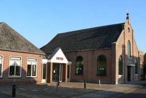 Onze kerk aan de Middelweg, elke zondag om 9.30 uur geopend.