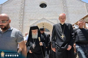 Kardinaal Pizzaballa en Patriarch Theophilos III in Gaza